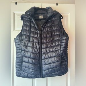 Women’s Old Navy Active Hooded Vest with Pockets (XL)